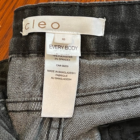 Cleo Jeans size 10 - Picture 2 of 2